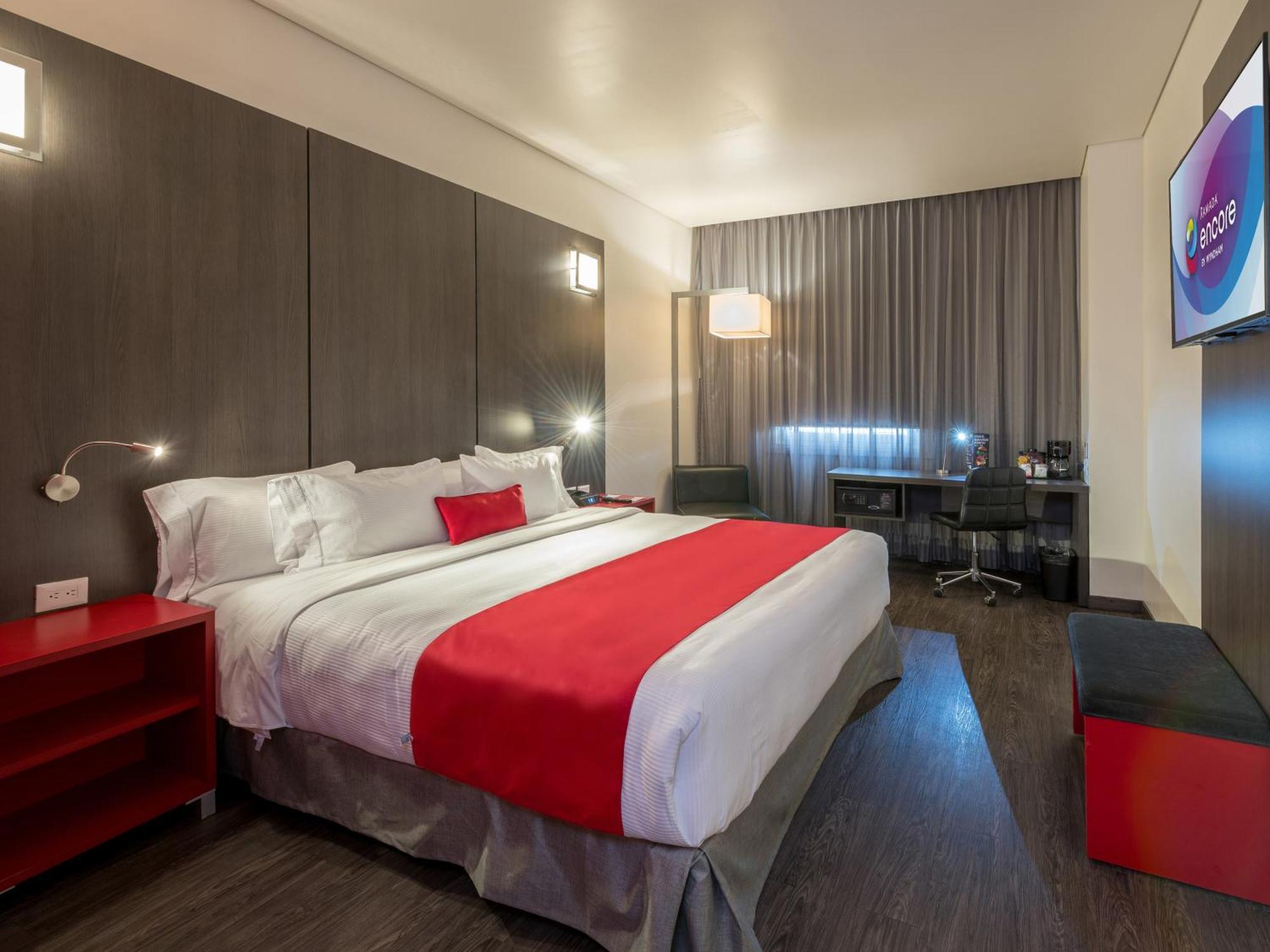 Ramada Encore By Wyndham Puebla Exterior photo