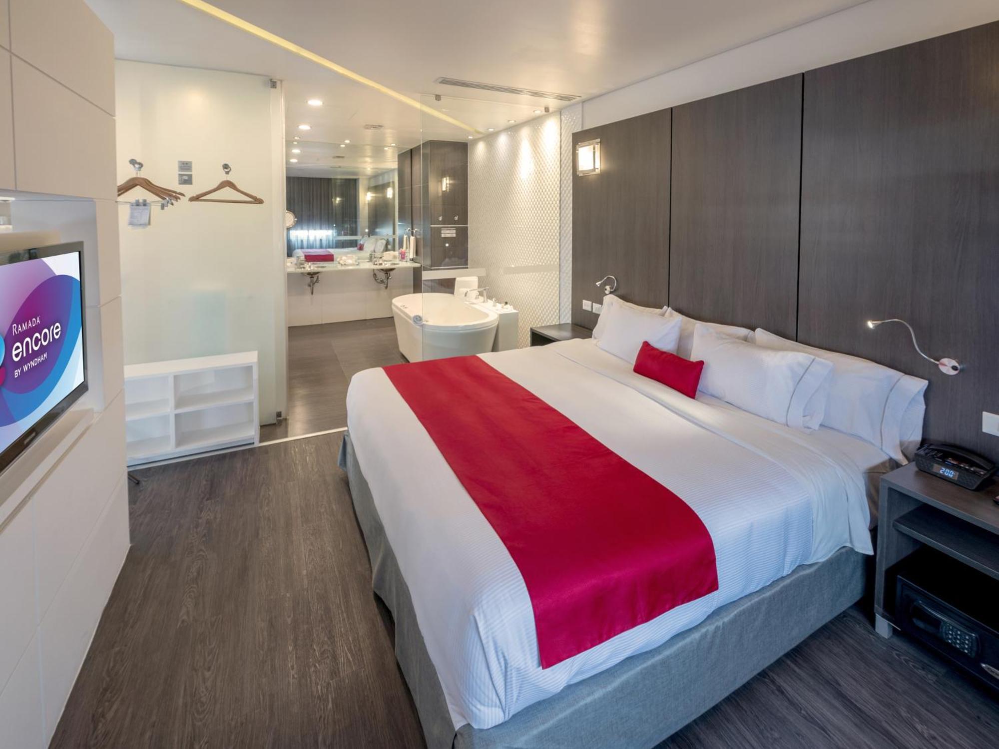 Ramada Encore By Wyndham Puebla Exterior photo