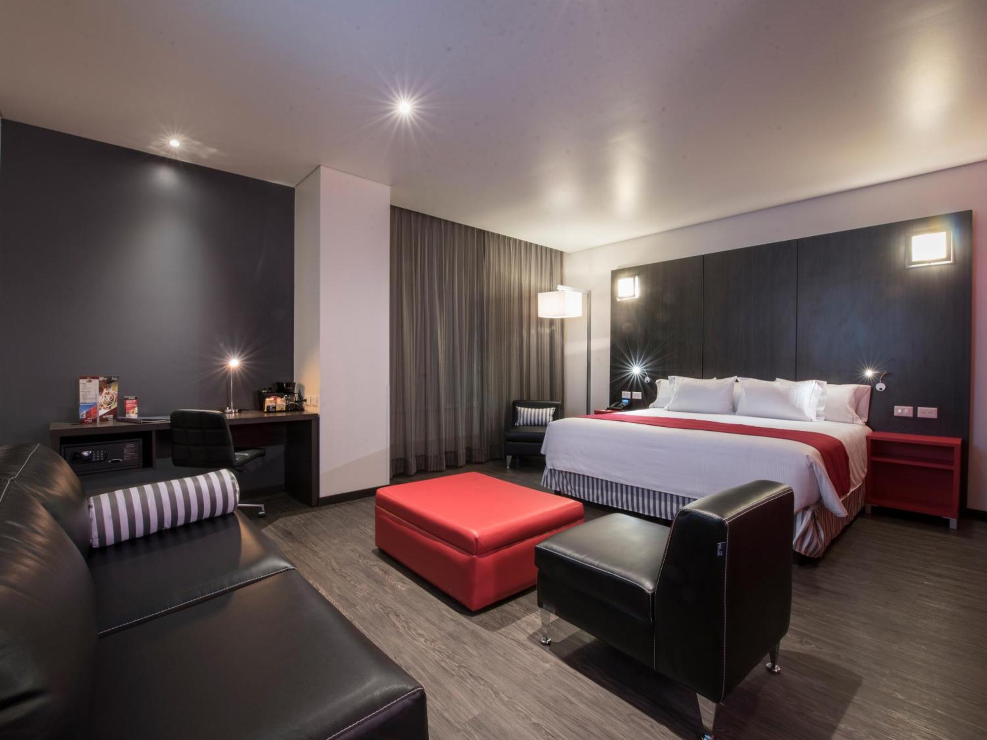 Ramada Encore By Wyndham Puebla Exterior photo