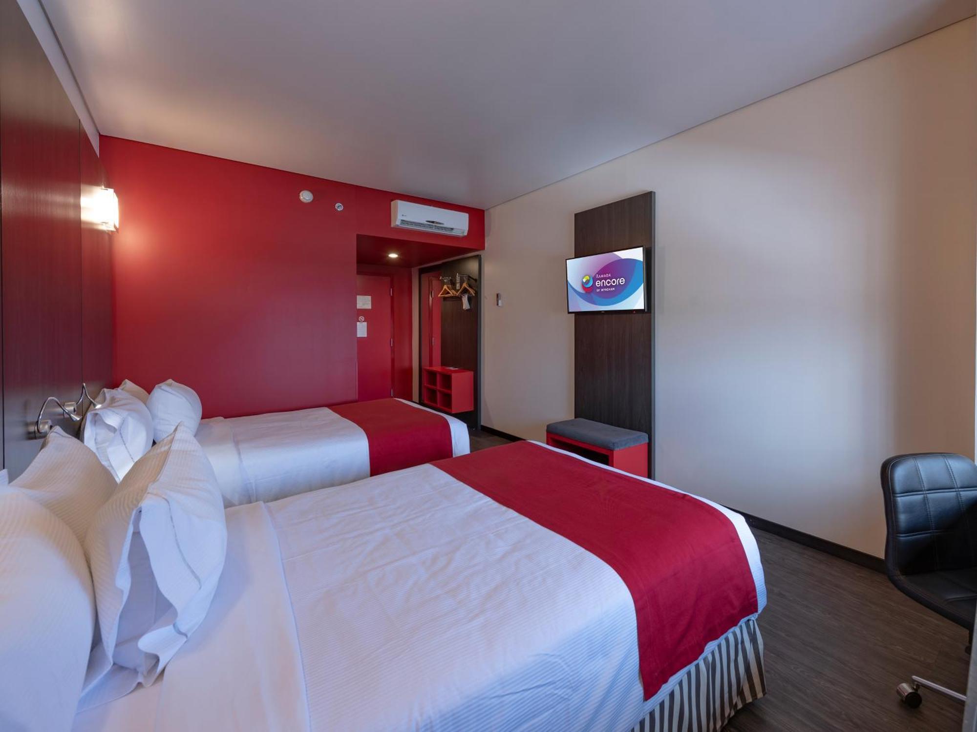 Ramada Encore By Wyndham Puebla Exterior photo