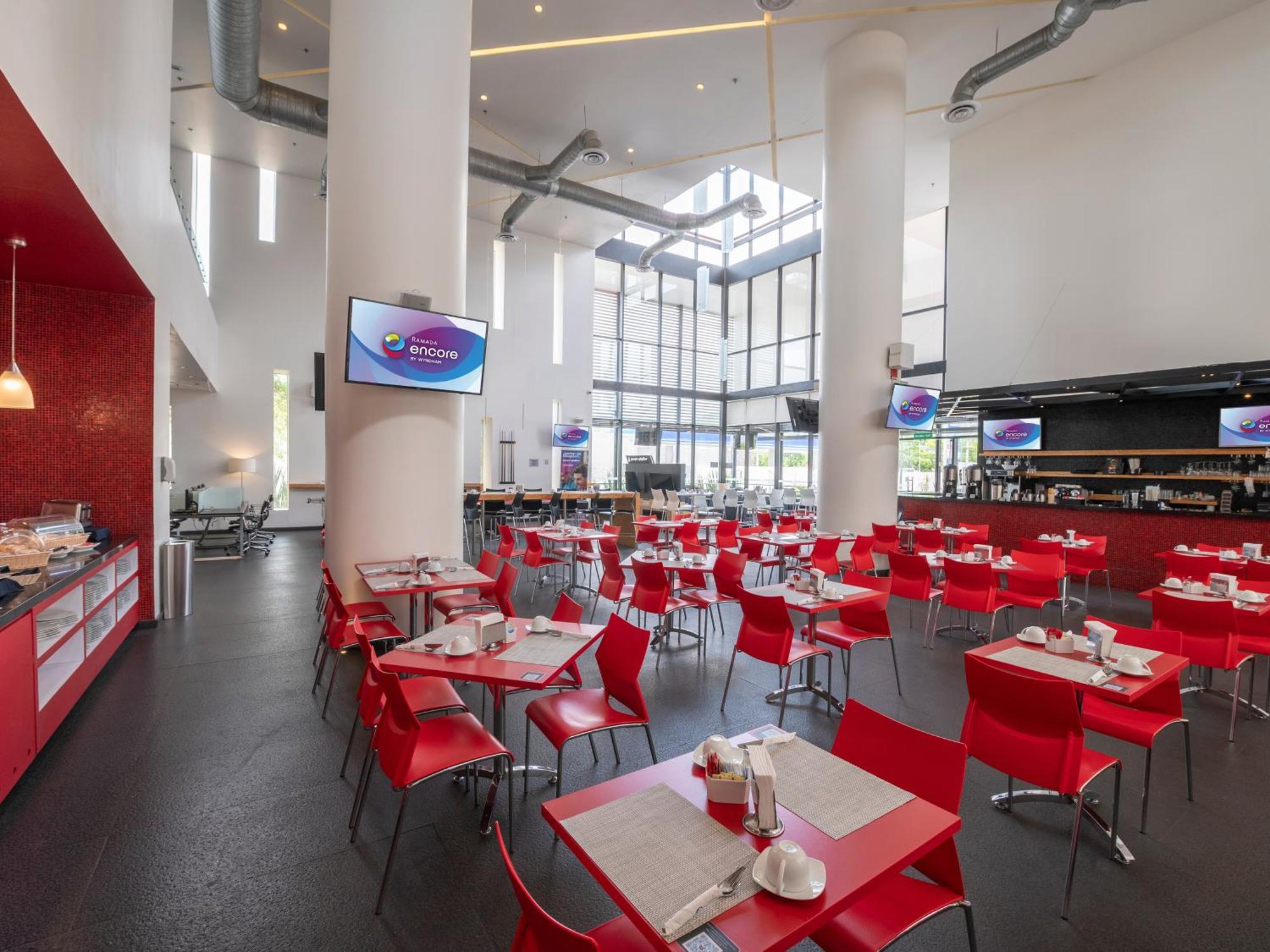 Ramada Encore By Wyndham Puebla Exterior photo